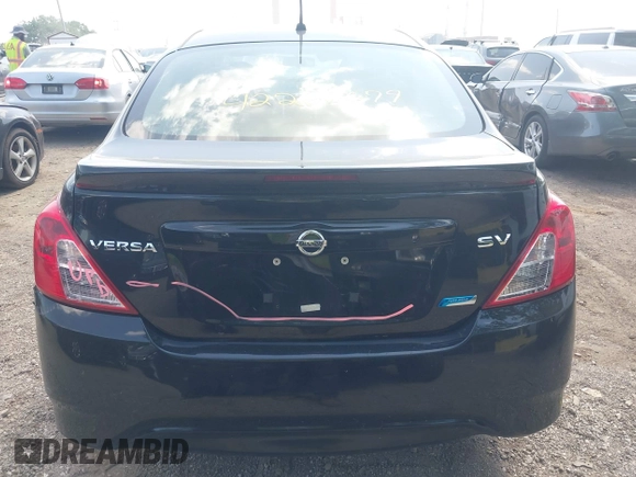 2016 Nissan Versa SV z VIN 3N1CN7AP1GL858032, wystawiony jako IAAI lot #42266679 z przebiegiem 137 097 mil mil oraz . Historia ofert i sprzedaży dostępna na DreamBid. Obrazek 16.