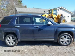 2017 GMC Terrain SLT z VIN 2GKFLUE38H6270483, wystawiony jako IAAI lot #41752383 z przebiegiem 208 642 mil mil oraz . Historia ofert i sprzedaży dostępna na DreamBid. Obrazek 13.