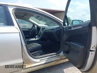 2013 Ford Fusion SE with VIN 3FA6P0H77DR340071, listed as a IAAI auction lot 42378047 with 189,218 mi miles and . Bid and sale history available at DreamBid. Image 15.