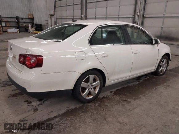 2008 Volkswagen Jetta Sedan SE with VIN 3VWRM71K78M161276, listed as a IAAI auction lot 41186328 with 179,096 mi miles. Bid and sale history available at carsss.com. Image 4.