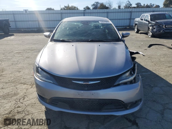 2015 Chrysler 200 S with VIN 1C3CCCBG8FN505798, listed as a Copart auction lot 44623655 with 136,688 mi miles and Salvage Title. Bid and sale history available at DreamBid. Image 5.