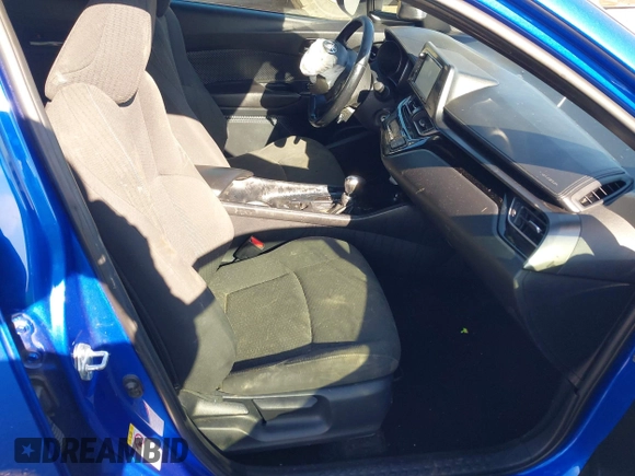 2018 Toyota C-HR XLE z VIN NMTKHMBXXJR007134, wystawiony jako IAAI lot #42004283 z przebiegiem 174 336 mil mil oraz . Historia ofert i sprzedaży dostępna na DreamBid. Obrazek 5.
