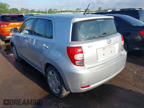 2008 Scion xD z VIN JTKKU10468J005689, wystawiony jako IAAI lot #42178257 z przebiegiem 165 553 mil mil oraz . Historia ofert i sprzedaży dostępna na DreamBid. Obrazek 3.