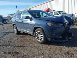 2019 Jeep Cherokee Latitude with VIN 1C4PJMCX4KD469454, listed as a IAAI auction lot 41488654 with 92,634 mi miles. Bid and sale history available at carsss.com. Image 1.