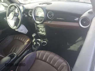 2011 MINI Convertible S z VIN WMWZP3C51BTX84327, wystawiony jako Copart lot #46111435 z przebiegiem Nie podano mil oraz Szkoda całkowita • Salvage title. Historia ofert i sprzedaży dostępna na DreamBid. Obrazek 8.