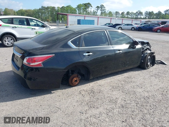 2015 Nissan Altima 2.5 S with VIN 1N4AL3AP7FC433935, listed as a IAAI auction lot 41932675 with 143,865 mi miles. Bid and sale history available at carsss.com. Image 4.