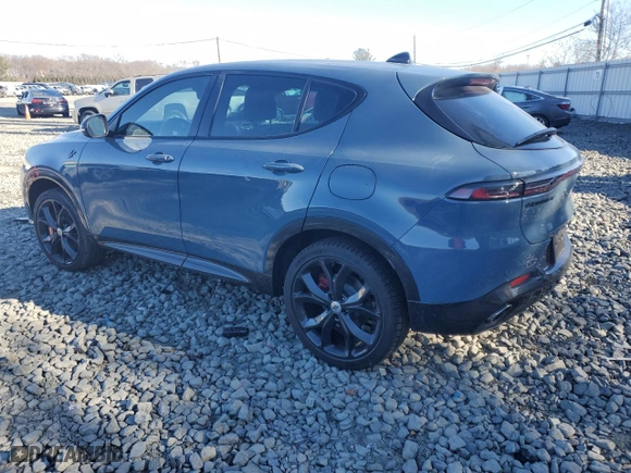 2024 Dodge Hornet R/T with VIN ZACPDFCW3R3A13488, listed as a Copart auction lot 83318464 with 3,689 mi miles and Salvage Title. Bid and sale history available at carsss.com. Image 2.
