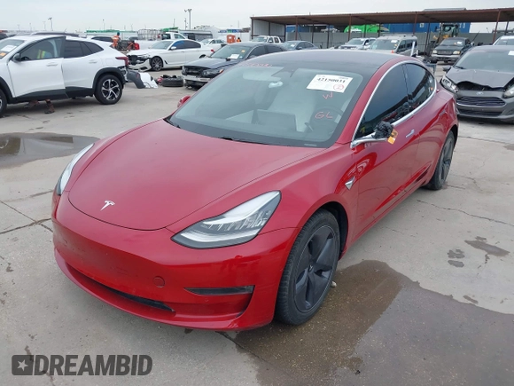2018 Tesla Model 3 Long Range Battery z VIN 5YJ3E1EB8JF096249, wystawiony jako IAAI lot #42150031 z przebiegiem 70 981 mil mil oraz . Historia ofert i sprzedaży dostępna na DreamBid. Obrazek 20.