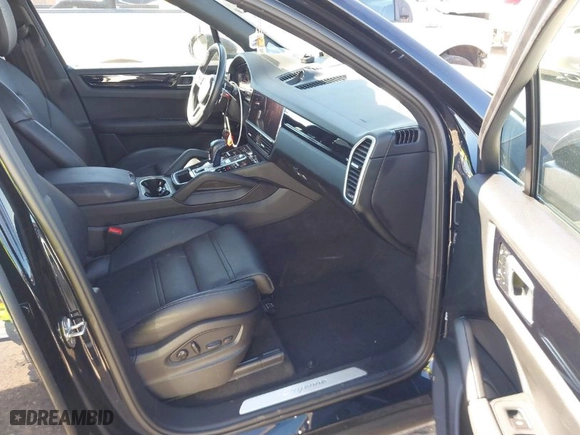 2023 Porsche Cayenne with VIN WP1AA2AY7PDA09992, listed as a IAAI auction lot 41728738 with 22,226 mi miles. Bid and sale history available at carsss.com. Image 5.