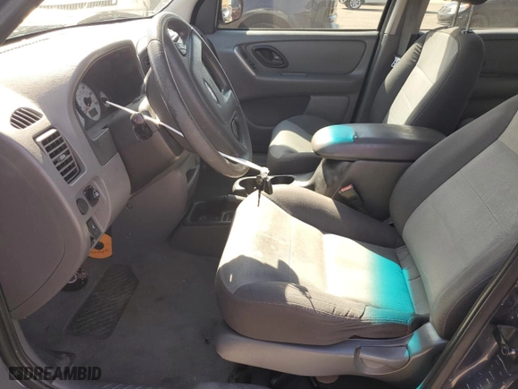 2003 Ford Escape XLS Popular with VIN 1FMYU92103KA61192, listed as a Copart auction lot 46611595 with 93,467 mi miles and Salvage Title. Bid and sale history available at carsss.com. Image 7.