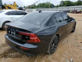 2020 Volvo S60 Momentum with VIN 7JR102FKXLG037045, listed as a Copart auction lot 62128913 with 38,002 mi miles. Bid and sale history available at carsss.com. Image 3.