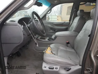 2001 Lincoln Navigator z VIN 5LMFU28R21LJ15849, wystawiony jako Copart lot #47623695 z przebiegiem 176 667 mil mil oraz Szkoda całkowita • Salvage title. Historia ofert i sprzedaży dostępna na DreamBid. Obrazek 7.