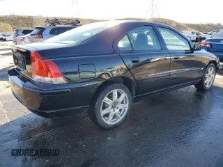 2005 Volvo S60 with VIN YV1RH592852481400, listed as a Copart auction lot 83910214 with 157,781 mi miles and Salvage Title. Bid and sale history available at carsss.com. Image 3.