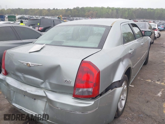 2006 Chrysler 300 Touring with VIN 2C3KA53G56H112376, listed as a IAAI auction lot 41919098 with 309,184 mi miles. Bid and sale history available at carsss.com. Image 4.