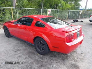 2008 Ford Mustang Deluxe with VIN 1ZVHT80N885207607, listed as a IAAI auction lot 42012378 with 147,346 mi miles. Bid and sale history available at carsss.com. Image 3.