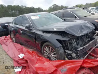 2018 Infiniti Q50 3.0t LUXE with VIN JN1EV7APXJM353659, listed as a IAAI auction lot 39289470 with 124,830 mi miles. Bid and sale history available at carsss.com. Image 1.