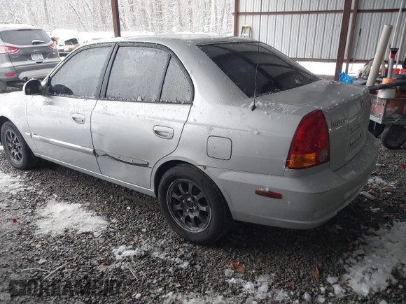2005 Hyundai Accent GLS with VIN KMHCG45C75U656548, listed as a IAAI auction lot 41553603 with 178,070 mi miles. Bid and sale history available at carsss.com. Image 3.