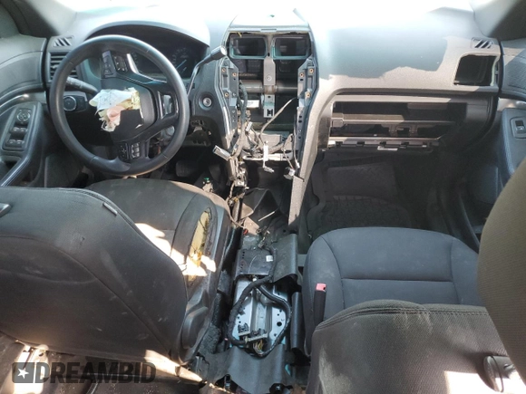 2016 Ford Police Interceptor Utility z VIN 1FM5K8AR6GGB81663, wystawiony jako Copart lot #59383555 z przebiegiem Nie podano mil oraz Czysty tytuł • Clean title. Historia ofert i sprzedaży dostępna na DreamBid. Obrazek 8.