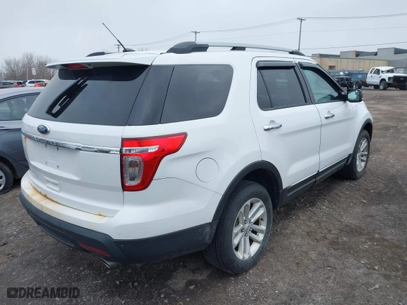 2014 Ford Explorer XLT with VIN 1FM5K8D87EGB54228, listed as a IAAI auction lot 41982245 with 172,827 mi miles. Bid and sale history available at carsss.com. Image 4.