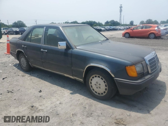 1986 Mercedes-Benz 300 E с VIN WDBEA30D8GA318345, выставлен на аукционе Copart как лот 59481785 с пробегом 47 646 миль миль и Чистый • Clean title. История ставок и продаж доступна на DreamBid. Изображение 4.