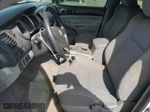 2010 Toyota Tacoma z VIN 5TEMU4FN7AZ710076, wystawiony jako Copart lot #56384345 z przebiegiem 215 043 mil mil oraz Szkoda całkowita • Salvage title. Historia ofert i sprzedaży dostępna na DreamBid. Obrazek 7.