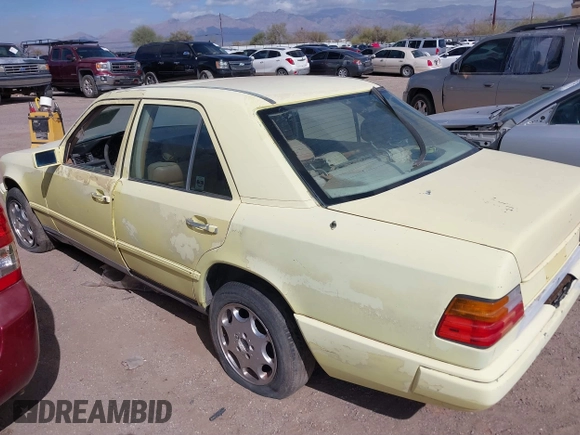 1987 Mercedes-Benz 300 E z VIN WDBEA30DXHA466708, wystawiony jako IAAI lot #41518078 z przebiegiem 166 202 mil mil oraz . Historia ofert i sprzedaży dostępna na DreamBid. Obrazek 3.