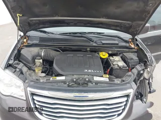 2016 Chrysler Town & Country Touring with VIN 2C4RC1BG4GR231224, listed as a IAAI auction lot 41750794 with 225,907 mi miles. Bid and sale history available at carsss.com. Image 10.