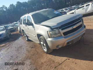 2008 Chevrolet Tahoe 3LT z VIN 1GNFC13028J192084, wystawiony jako IAAI lot #41456204 z przebiegiem 225 586 mil mil oraz . Historia ofert i sprzedaży dostępna na DreamBid. Obrazek 1.