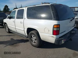 2001 Chevrolet Suburban LS with VIN 3GNEC16T31G213677, listed as a IAAI auction lot 41424335 with 255,425 mi miles. Bid and sale history available at carsss.com. Image 3.