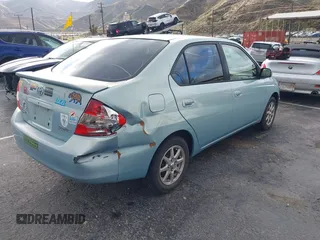 2002 Toyota Prius with VIN JT2BK18U020064521, listed as a IAAI auction lot 41712156 with 221,517 mi miles. Bid and sale history available at carsss.com. Image 4.