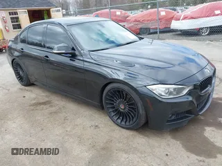 2015 BMW 3 Series 328i xDrive с VIN WBA3B5G54FNS12740, выставлен на аукционе IAAI как лот 42035935 с пробегом 77 455 миль миль и . История ставок и продаж доступна на DreamBid. Изображение 1.
