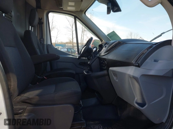 2017 Ford Transit z VIN 1FTYR2XM8HKA96344, wystawiony jako IAAI lot #41934946 z przebiegiem 207 661 mil mil oraz . Historia ofert i sprzedaży dostępna na DreamBid. Obrazek 5.