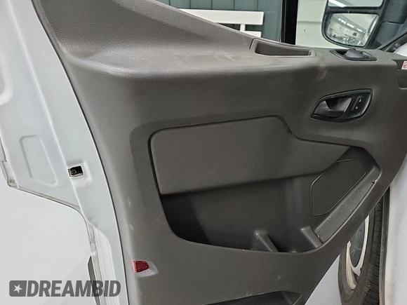 2020 Ford Transit Cargo с VIN 1FTBR1Y85LKB79546, выставлен на аукционе IAAI как лот 42521085 с пробегом 94 864 миль миль и . История ставок и продаж доступна на DreamBid. Изображение 2.