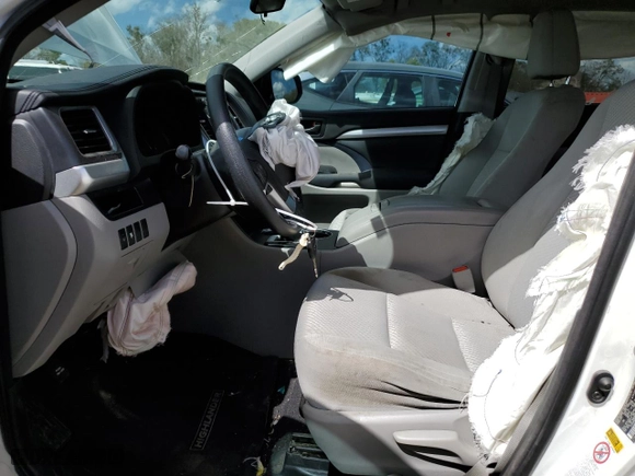 2016 Toyota Highlander LE Plus with VIN 5TDZKRFH0GS151186, listed as a Copart auction lot 49807645 with 195,910 mi miles and Clean Title. Bid and sale history available at carsss.com. Image 7.