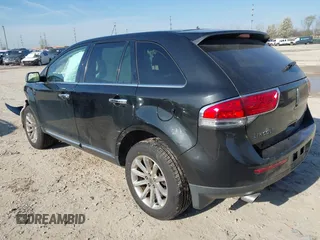 2013 Lincoln MKX with VIN 2LMDJ6JK6DBL05749, listed as a IAAI auction lot 42000210 with 104,944 mi miles. Bid and sale history available at carsss.com. Image 3.