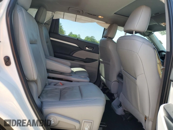 2019 Toyota Highlander SE with VIN 5TDJZRFH9KS571773, listed as a Copart auction lot 52121355 with 101,534 mi miles and Non Repairable. Bid and sale history available at carsss.com. Image 11.