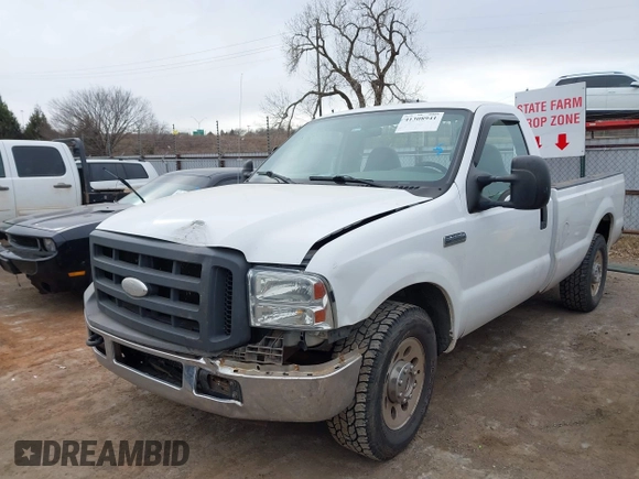 2005 Ford F-250 XL z VIN 1FTNF20585EB02605, wystawiony jako IAAI lot #41308941 z przebiegiem 223 607 mil mil oraz . Historia ofert i sprzedaży dostępna na DreamBid. Obrazek 6.