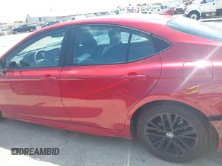 2025 Toyota Camry LE z VIN 4T1DAACK9SU100106, wystawiony jako IAAI lot #42390449 z przebiegiem 8 343 mil mil oraz . Historia ofert i sprzedaży dostępna na DreamBid. Obrazek 14.