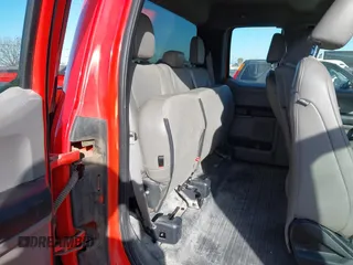 2019 Ford F-150 XL z VIN 1FTEX1C58KKE18358, wystawiony jako IAAI lot #41675683 z przebiegiem 220 646 mil mil oraz . Historia ofert i sprzedaży dostępna na DreamBid. Obrazek 8.