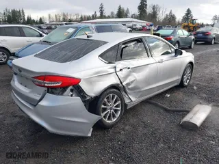 2017 Ford Fusion SE with VIN 3FA6P0HD2HR149699, listed as a IAAI auction lot 41872383 with 95,587 mi miles. Bid and sale history available at carsss.com. Image 4.
