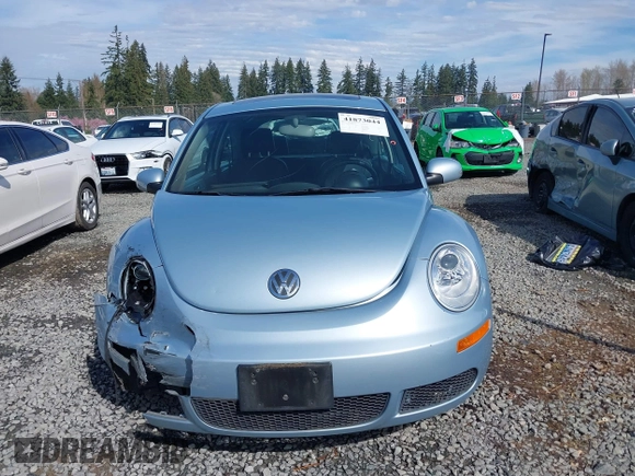 2010 Volkswagen Beetle with VIN 3VWRG3AG4AM016018, listed as a IAAI auction lot 41873044 with 33,263 mi miles and . Bid and sale history available at DreamBid. Image 12.