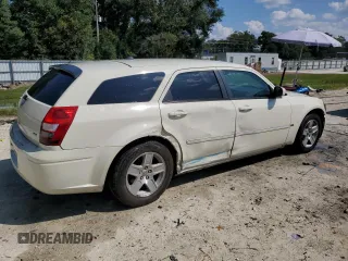 2005 Dodge Magnum SE z VIN 2D4FV48V45H647770, wystawiony jako Copart lot #72318254 z przebiegiem 189 772 mil mil oraz Szkoda całkowita • Salvage title. Historia ofert i sprzedaży dostępna na DreamBid. Obrazek 3.