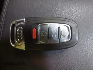 2014 Audi Q5 Premium Plus z VIN WA1CMAFP8EA053049, wystawiony jako IAAI lot #41625310 z przebiegiem 122 678 mil mil oraz . Historia ofert i sprzedaży dostępna na DreamBid. Obrazek 11.