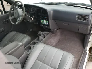 1993 Toyota Pickup DLX z VIN 4TAVN13D1PZ122508, wystawiony jako Copart lot #56737535 z przebiegiem 291 854 mil mil oraz Tytuł czysty. Historia ofert i sprzedaży dostępna na DreamBid. Obrazek 8.