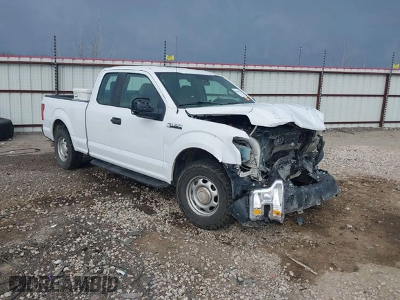 2015 Ford F-150 XL with VIN 1FTEX1CFXFKD91856, listed as a IAAI auction lot 41804968 with 224,033 mi miles. Bid and sale history available at carsss.com. Image 1.