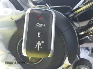 2023 Maserati Grecale Modena z VIN ZN682AVM1P7409283, wystawiony jako IAAI lot #41723172 z przebiegiem Nie podano mil oraz . Historia ofert i sprzedaży dostępna na DreamBid. Obrazek 11.