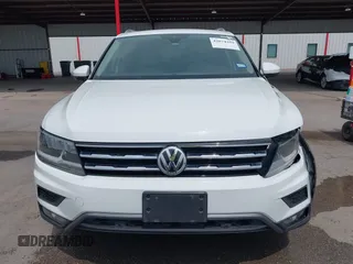 2020 Volkswagen Tiguan SE z VIN 3VV3B7AX4LM032609, wystawiony jako IAAI lot #42074359 z przebiegiem 52 404 mil mil oraz . Historia ofert i sprzedaży dostępna na DreamBid. Obrazek 12.