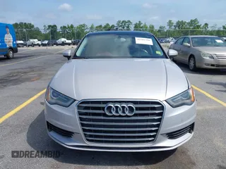 2015 Audi A3 Premium Plus z VIN WAUCCGFF6F1061507, wystawiony jako IAAI lot #42502310 z przebiegiem 131 670 mil mil oraz . Historia ofert i sprzedaży dostępna na DreamBid. Obrazek 12.