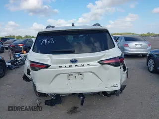 2021 Toyota Sienna XLE with VIN 5TDYRKEC7MS017968, listed as a IAAI auction lot 42145440 with 85,989 mi miles and . Bid and sale history available at DreamBid. Image 17.