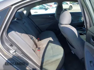 2013 Hyundai Sonata GLS z VIN 5NPEB4AC1DH700618, wystawiony jako IAAI lot #42306434 z przebiegiem 161 094 mil mil oraz . Historia ofert i sprzedaży dostępna na DreamBid. Obrazek 8.